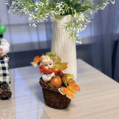 Авторская кукла "Девочка в корзинке". Миниатюра, смешанная техника
